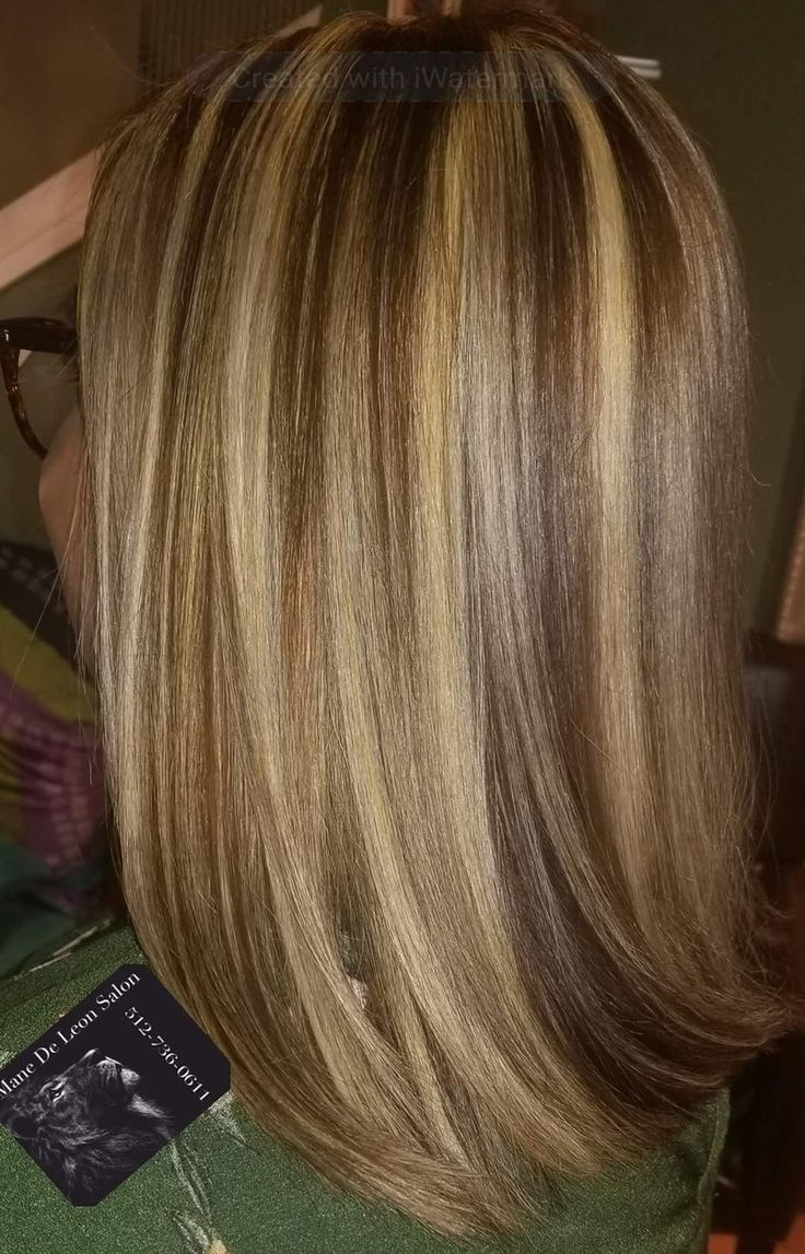 Honey Blonde W Highlights, Blonde Hair Caramel Lowlights, Kelly Clarkson Highlights, 2000 Blonde Highlights, Brown And Gold Highlights, Dark Brown Hair With Honey Highlights Golden Blonde, 2000s Hair Color Highlights, Kelly Clarkson Chunky Highlights, Blond Hair Brown Highlights