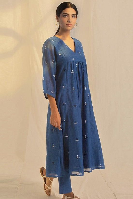 Classy Kurti Designs, Anarkali Dress Simple Cotton, Full Sleeve Kurti Designs Latest, Cotton A Line Kurti Designs, Net Churidar Designs Ideas, Cotton Churidar Designs, Yoke Designs For Kurtis, Straight Kurti Design, Fancy Kurti Designs Latest