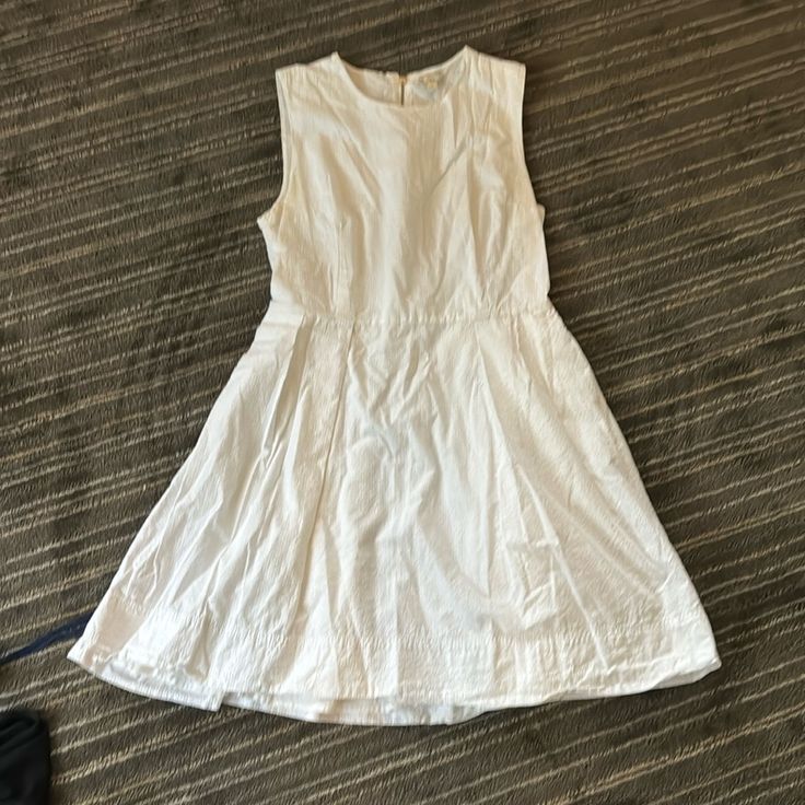 Super Cute And Flowy!! Great Linen Material And Has A Zipper In The Back. Has Pockets!!! Size 6 So Like A Size M!! Casual A-line Dress With Back Zipper, Casual Dress With Back Zipper For Day Out, White Dress With Back Zipper For Day Out, Gap Cotton Dresses For Spring, Sleeveless Cotton Dress With Back Zipper, Elegant Short Sleeve Midi Dress By Gap, Gap Cotton Dress For Daywear, Spring Daywear Dress With Back Zipper, Spring Dresses With Back Zipper For Daywear