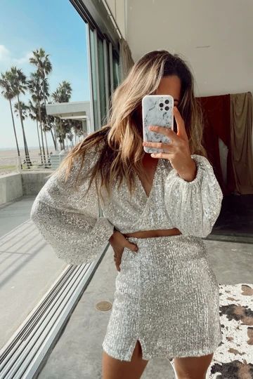 White Sequin Skirt Outfit, Look Disco, Silver Sequin Skirt, Silver Sequin Top, Black Sequin Skirt, Bridal Events, 12th Tribe, Bachelorette Ideas, Bridal Bachelorette Party