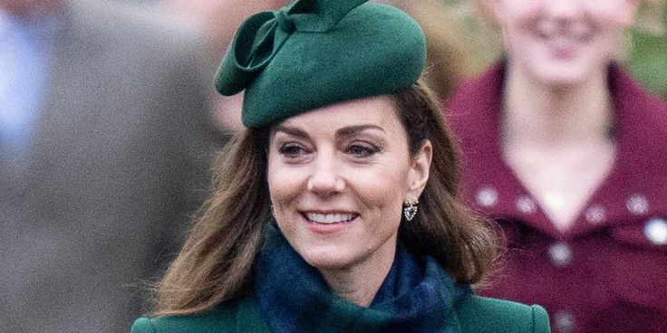 Kate Middleton leaned on two family members during the "darkest days" of her cancer battle, a royal expert reveals. Prince Louis also gave them a sweet shout-out in a Christmas thank you note. #royalsnews