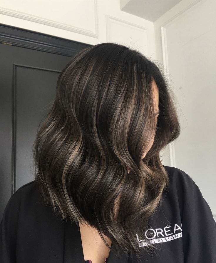 Brunette Color For Fair Skin, Low Lights For Black Hair Short, Best Haircuts For Women With Thinning Hair, Short Black Hair Balayage Straight, Dark Root Highlights, Black Lob With Highlights, Highlights For Black Hair Medium Length, Dark Brown Balyage Short Hair, Half Head Highlights Dark Brown Hair