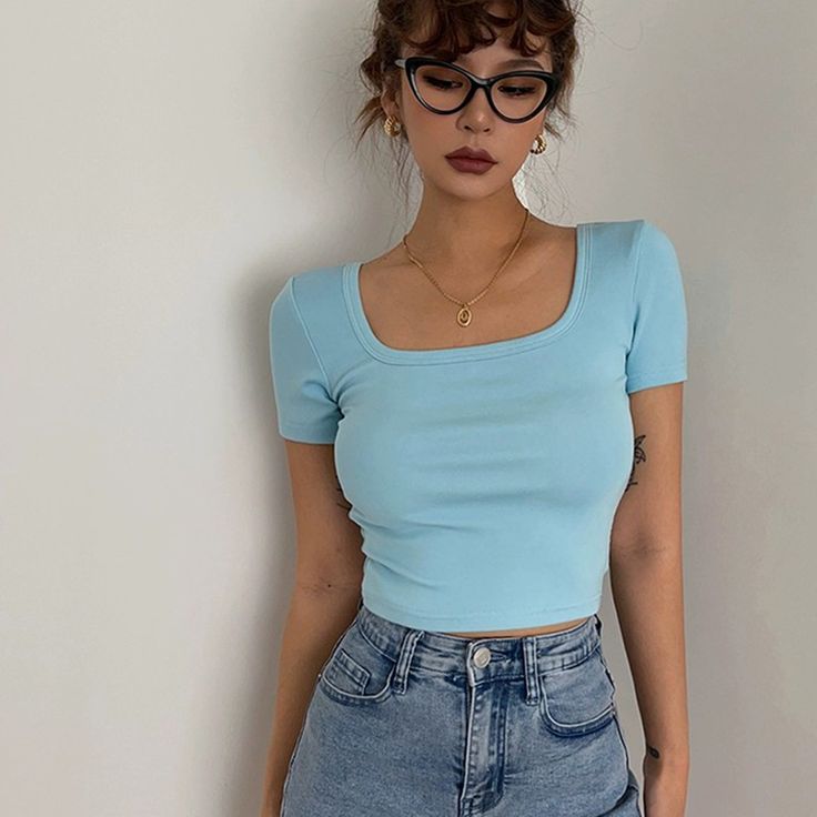 Blue Cropped Elastane Top, Spring Bodycon Scoop Neck Top, Casual Fitted Elastane Crop Top, Fitted Casual Elastane Crop Top, Fitted Blue Y2k Style Tops, Fitted Y2k Blue Tops, Fitted Blue Y2k Tops, Fitted Elastane Casual Crop Top, Fitted Light Blue Y2k Top