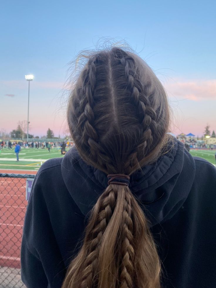 Braids For Sports Soccer, Lacrosse Hairstyles Braids, Sport Hairstyles Pictures, Hair For Soccer Pictures, Braids For Soccer Players, Hair For Track Meets, Braid Running Hairstyles, Lacrosse Hairstyles Easy, Track Practice Hairstyles