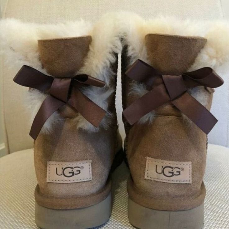 Boots With Bows, Sophia Coppola, Ugg Boots With Bows, Brown Uggs, Cute Uggs, Uggs With Bows, Cute Thanksgiving Outfits, Bailey Bow Uggs, Ugg Mini