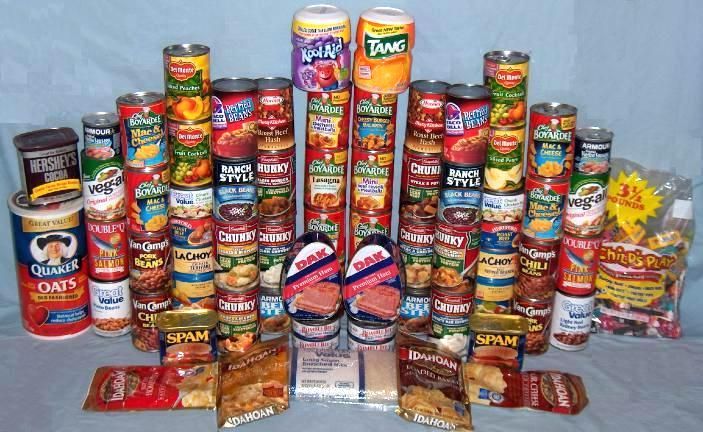 Earthquake jolts question: Do you have the right food in your disaster kit? Emergency Rations, Emergency Prepardness, Emergency Food Storage, Emergency Food Supply, Canned Foods, Calories Per Day, Emergency Preparation, Emergency Plan, Emergency Power