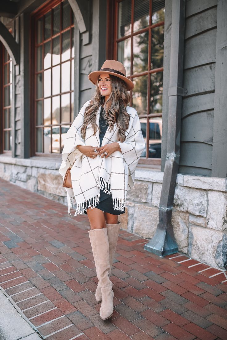 fall outfit, fall style, poncho, tall boots Outfit Ideas With Boots, Southern Curls And Pearls, Todays Outfit, Thanksgiving Outfit, Women Trends, Costume Halloween, Fall Outfits Women, Fall Winter Outfits, Outfits Ideas