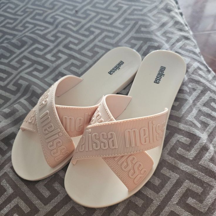 sandália melissa tamanho 35 na cor rosa nunca usada Melissa Shoes Women, Pink Square-toe Beach Sandals, Melissa Sandals Jelly, Mini Melissa, Zara, Nike