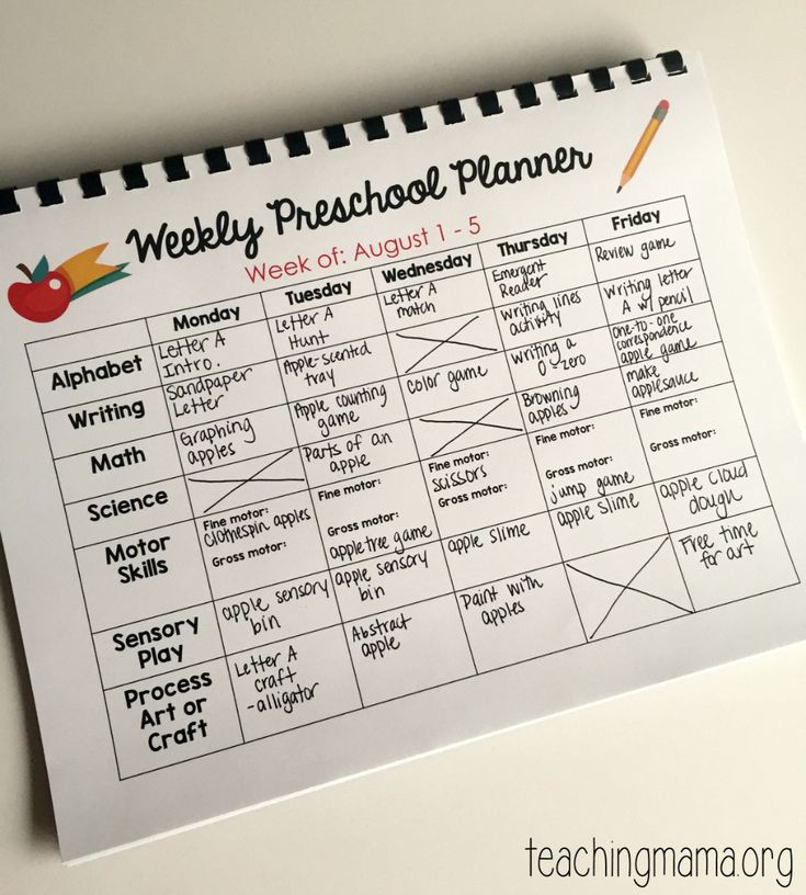 a printable weekly preschool planner for the week of august 1, with an apple and pencil