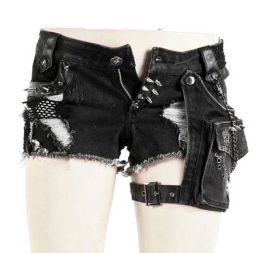 Rave Shorts, Punk Style Outfits, Japanese Stuff, Hoop Dance, Studded Shorts, Dance Clothes, Punk Rave, Estilo Punk, Diy Clothing