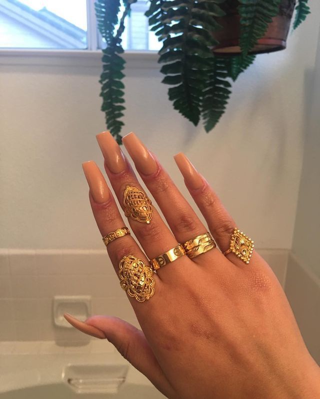 Xoxo Jewelry, Dope Jewelry Accessories, Jewelry Accessories Ideas, Dope Jewelry, Jewelry Fashion Trends, Classy Jewelry, Jewelry Lookbook, Stacked Jewelry, Fantasy Jewelry