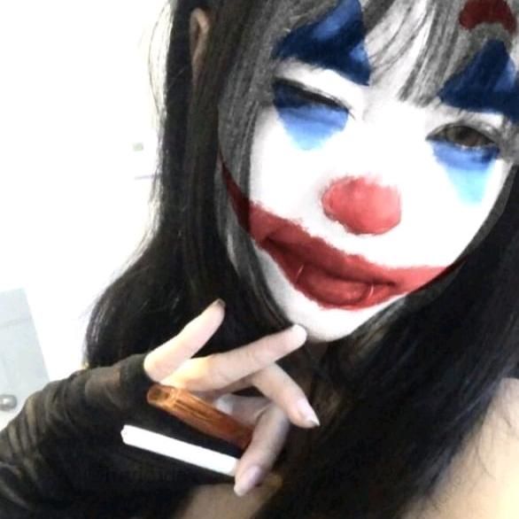 Tumblr Pfp, Girl Clown, Cute Clown Makeup, Egirl Pfp, Clown Girl, Joker Makeup, Female Clown, Y2k Profile Picture, Joker Face