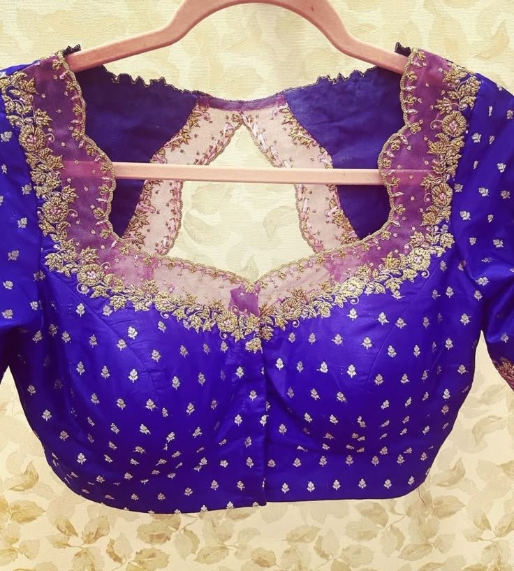 Green Blouse Designs, Maggam Blouses, Blue Blouse Designs, Maggam Blouse, Netted Blouse Designs, Long Blouse Designs, Model Blouse Designs, Embroidery Blouses, Bridal Blouses