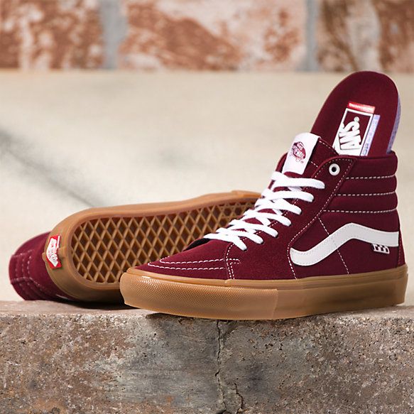 Vans Gum Sole, Long Skate, Mens Vans Shoes, Urban Shoes, Vans Original, Vans Store, Sneaker Lovers, Mens Skate Shoes, Vans Sk8 Hi