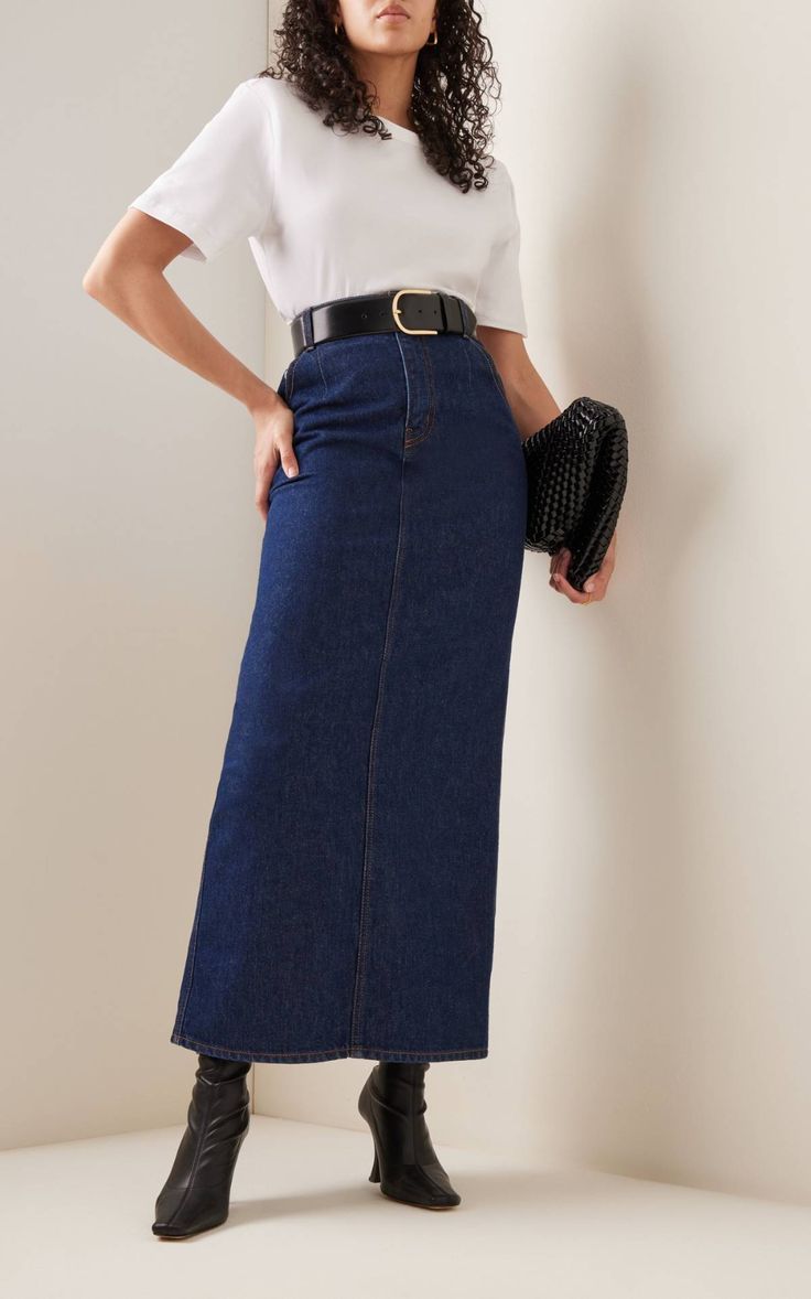 Long Denim Skirt Outfits, Long Jean Skirt Outfits, Long Denim Skirt Outfit, Maxi Pencil Skirt, Jean Skirt Outfits, Maxi Skirts Summer, Long Jean Skirt, Maxi Skirt Style, Long Skirt Fashion