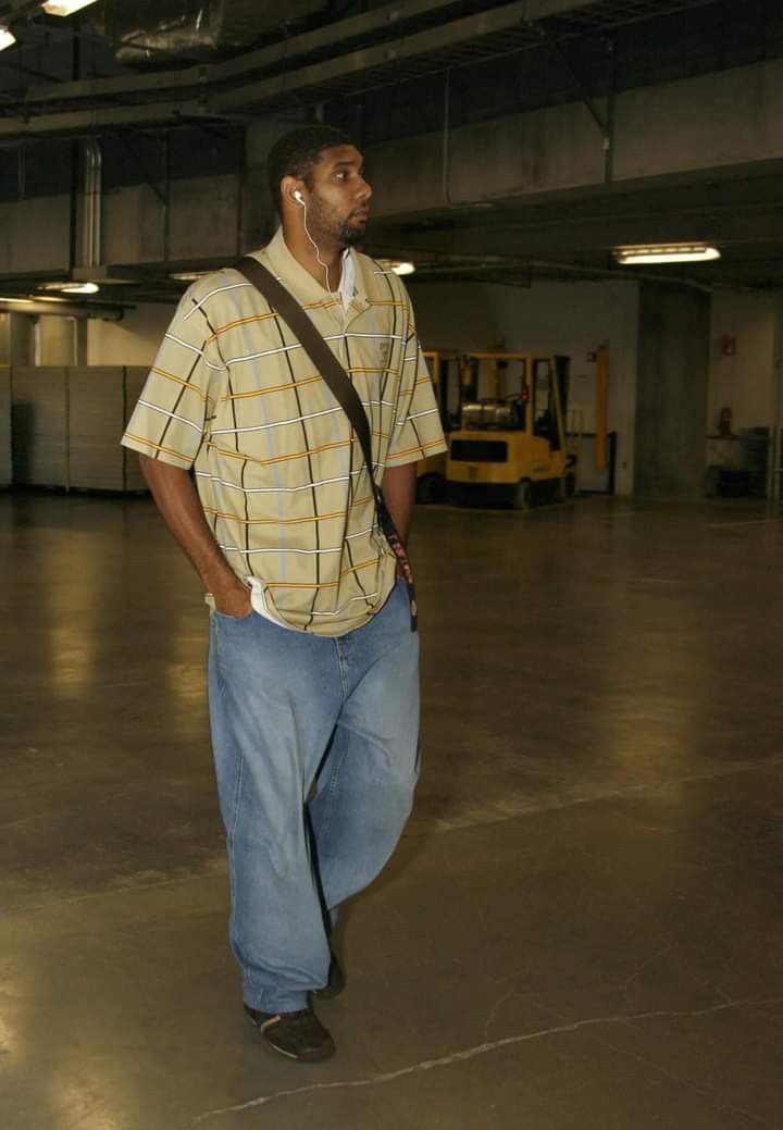 Baggy Pants Outfit, Big Pants, Baggy Shirt, Shirt Outfit Men, Tim Duncan, Unique Sunglasses, Streetwear Men Outfits, Baggy Pant, July 1