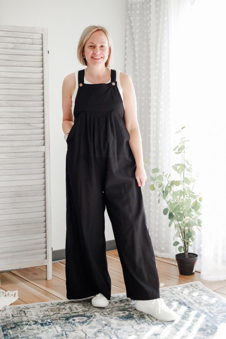 SIDE POCKETS GATHERED FRONT SLEEVELESS overalls womens black wide leg Easter Fashion, Short Leggings, Black Button, Sleeveless Jumpsuits, Kimono Fashion, Dresses With Leggings, Mom Style, Fashion Tops, Skirt Pants