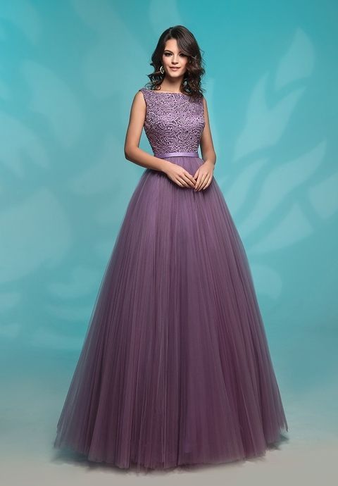 Gowns Dresses Elegant Classy, Simple Gown Designs, Net Gown Designs, Gowns Dresses Indian Receptions, Net Frock, Gown Dress Party Wear, Net Gowns, Party Wear Gowns, Simple Frock Design