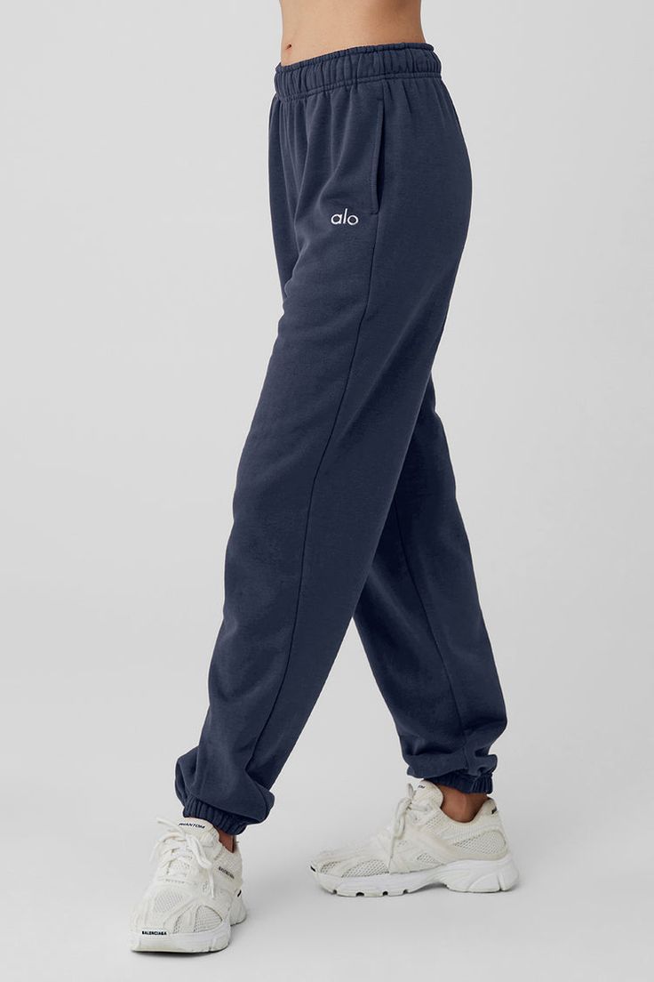 Accolade Sweatpant - Black | Alo Yoga Casual Joggers With Relaxed Fit And Straight Hem, Casual Relaxed Fit Joggers With Straight Hem, Casual Everyday Sweats With Straight Hem, Casual Joggers With Ribbed Cuffs And Straight Hem, Relaxed Fit Alo Yoga Pants, Athleisure Sweatpants With Straight Hem For Fall, Sporty Sweatpants With Straight Hem For Fall, Casual Pants With Elastic Cuffs And Straight Hem, Alo Yoga Relaxed Fit Solid Color Pants