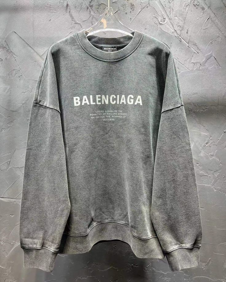 Clothing Brand Packaging, Balenciaga Outfits, Baseball Jacket Outfit, Balenciaga Hoodie, Streetwear Tshirt Design, Balenciaga Shirt, Balenciaga T Shirt, Desain Editorial, Cute Nike Outfits