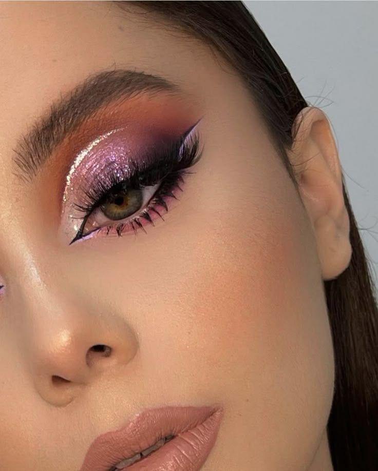 Prom Pink Makeup, Make Up Morado, Makeup Lila, Lila Makeup, Hot Makeup Looks, Pearl Eye Makeup, Full Color Makeup, Anniversary Makeup, Makeup Social