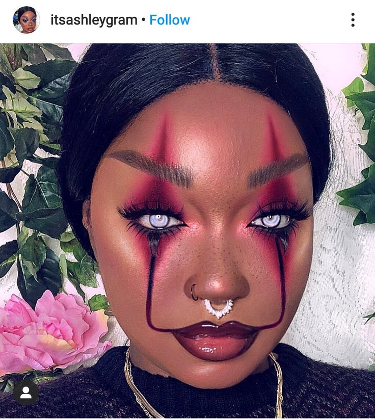 Found on ig @ itsashleygram Pennywise Inspired Makeup, Baddie Clown Costume, Women’s Clown Make Up, Couples Clown Makeup, Clown Makeup Black Women, It Makeup Clown Women, Clown Makeup Red And Black, Carnival Clown Makeup, Black And Red Clown Makeup