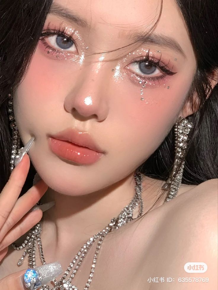 Xiaohongshu makeup style aesthetic douyin Xiaohongshu Makeup, Gem Makeup, Ball Makeup, Concert Makeup, Douyin Makeup, Rave Makeup, Formal Makeup, Japanese Makeup, Ethereal Makeup