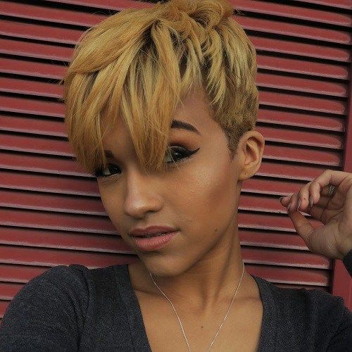 Blonde Pixie For Black Women Pixie Cut With Highlights, Dunner Wordend Haar, Hair Colorful, Easy Hairstyles For Medium Hair, Sassy Hair, Hairstyle Gallery, Penteado Cabelo Curto, Short Pixie Haircuts, Short Pixie Cut