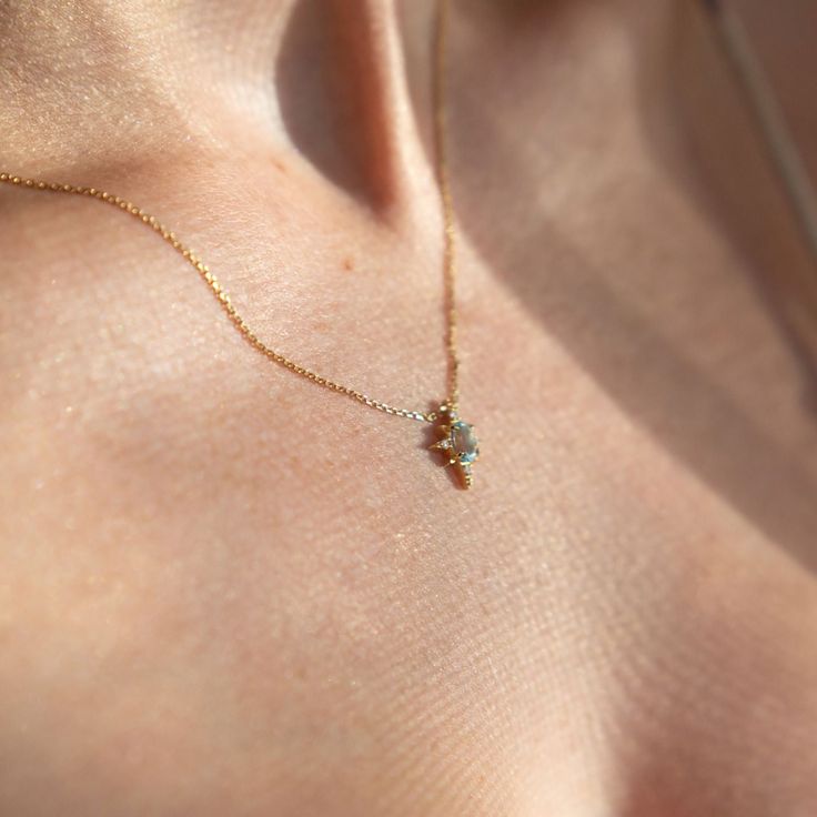 Inspired by the beguiling starfish, make a statement with the Ocean Star Sky Blue Topaz Necklace. It has four prominent triangular spikes laced with topaz gemstone as well as a metallic inverted spike in the middle, all coming together to make you shine like a star that you are. A perfect gift for your loved one. ✦ 14K Yellow Gold Vermeil (14K yellow gold plated over a sterling silver base) Shine Like A Star, Topaz Yellow, Rose Gold Gifts, Blue Topaz Necklace, Gold Vermeil Jewelry, Topaz Necklace, Sky Blue Topaz, Agate Ring, Agate Necklace