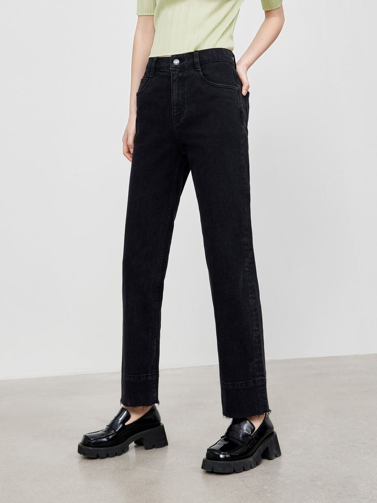 MO&Co. Women's Straight Frayed Cotton Jeans Features : - High waist- Slip pocket design- White edge of trousersCode : MBB3JENT20Length of size M is 89cmBlack : Model is 176cm tall and wearing a size M MATERIALS & CARE : Material : 99.1% Cotton 0.9% SpandexMachine wash under 30℃ Do not bleach, hang to dry Do not tumble dry, iron at low temperature Do not dry clean, do not expose to the sun The reverse side is washed in a mesh bag, do not soak Tips : 1. The leather tag part should not be ironed or Black Straight Leg Cargo Jeans, Mid-rise Washed Black Pants With Belt Loops, Washed Black Five Pocket Pants For Fall, Washed Black Pants With Five Pockets For Fall, Black Straight Leg Pants With Five Pockets, Black Straight Fit Tapered Leg Pants, Fall Workwear Washed Black Pants, Fall Workwear Pants In Washed Black, Black Pocketed Wide Leg Bottoms