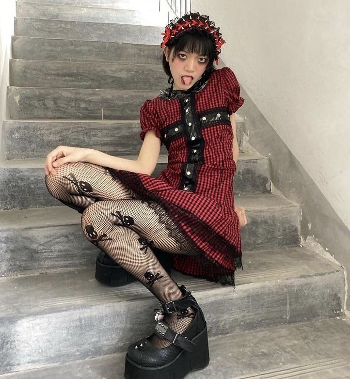 Macabre Aesthetic, Old Outfits, Alt Fashion, J Fashion, Alternative Outfits, Harajuku Fashion, Japanese Fashion, Aesthetic Outfits, Punk Fashion