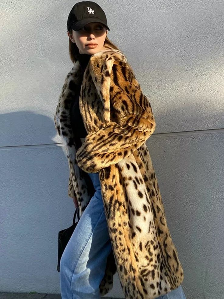 Fabric Type: Man-made fiber Craft\Technics: Full Pelt Material: Faux Fur Gender: WOMEN Clothing Length: Long Type: Wide-waisted Fabric content: 96% and above Collar: Turn-down Collar Cm: Size Bust Shoulder Sleeve Length Length S 108 44 59 105 M 112 45 60 106 L 116 46 61 107 XL 120 47 62 108 Inch: Size Bust Shoulder Sleeve Length Length S 42.52 17.32 23.23 41.34 M 44.09 17.72 23.62 41.73 L 45.67 18.11 24.02 42.13 XL 47.24 18.50 24.41 42.52 Leopard Print Fur Coat, Leopard Print Faux Fur Coat, Womens Faux Fur Coat, Fluffy Coat, Fur Coats Women, Print Coat, Coat Women, Fur Fashion, Style Streetwear