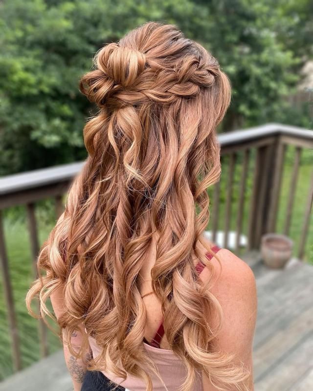 Grad Hairstyles, Cute Prom Hairstyles, Formal Hairstyles For Long Hair, Half Up Half Down Hair Prom, Simple Prom Hair, Hoco Hairstyles, Dance Hairstyles, Prom Hairstyles For Long Hair, Penteado Cabelo Curto