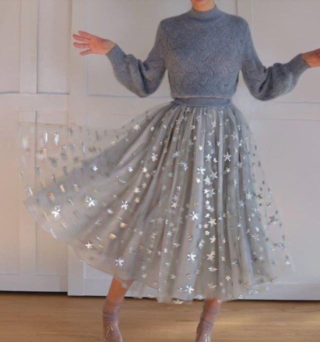 Pick your #tulleskirt by #lirikamatoshi ��🌟🌟🌟 Rok Tile, Stars Skirt, Lirika Matoshi, Gonna In Tulle, Outfit 2020, Simple Top, Beauty Dress, Glitter Stars, Mode Inspo