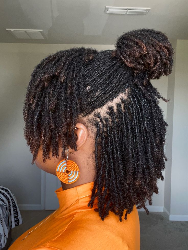 Short Micro Locks Hair Styles, Short Small Locs Black Women, Medium Length Micro Locs, Traditional Starter Locs, Micro Locs 4c Hair, Tiny Dreadlocks, Micro Locs Styles Updo Short, Mini Locs Natural Hairstyles, Sista Locs Hairstyles