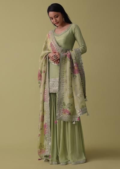 Silk Sharara Suit, Abla Work, Silk Sharara, Desi Dress, Trendy Outfits Indian, Pista Green, Mode Turban, Traditional Indian Dress, Desi Fashion Casual