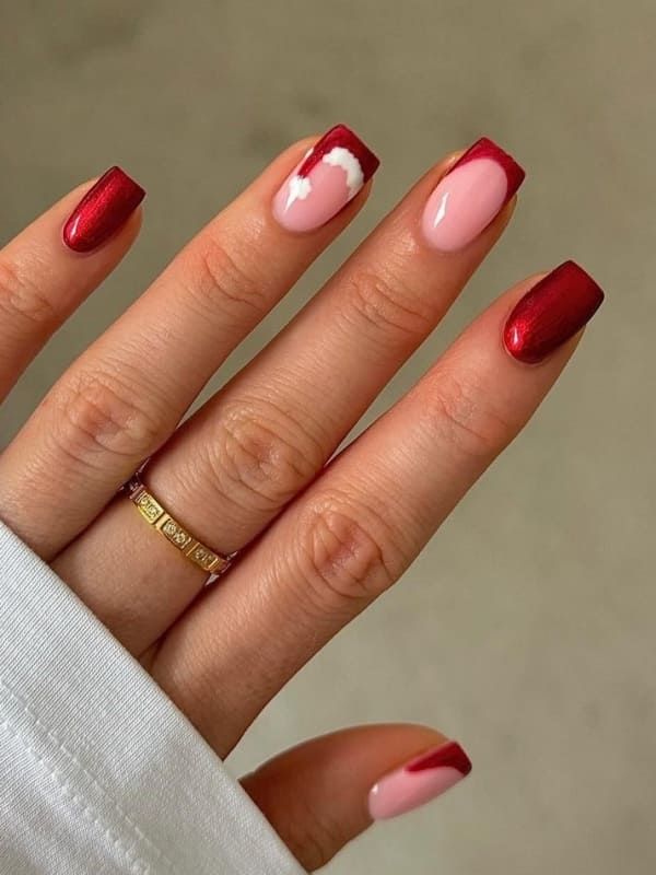 Santa Hat French Tips Santa Tip Nails, French Top Christmas Nails, Holiday Nails Tips, Red Tipped Christmas Nails, Nice Christmas Nails, Christmas Nails Candy Cane French Tip, Christmas Nails With Santa Hat, French Manicure With Red Tips, Santa Hat Christmas Nails