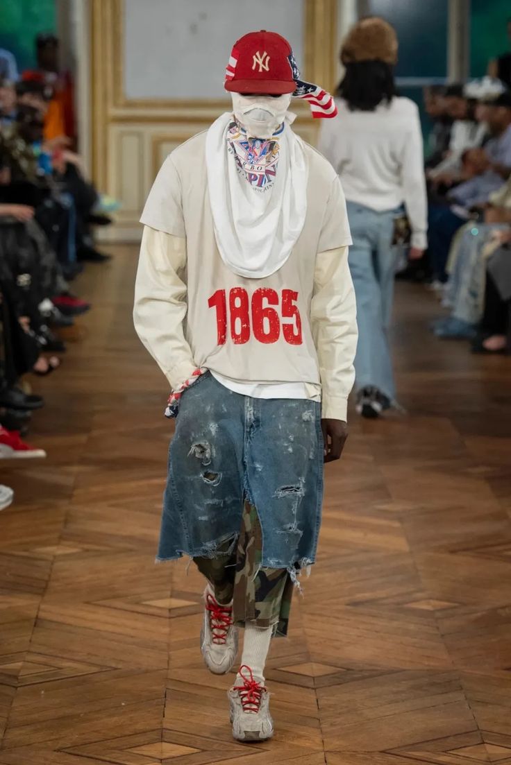 Nike Slippers, Paris Fashion Week Men, Men Runway, Hypebeast Fashion, Moda Paris, Archive Fashion, Asap Rocky, Mens Outfit Inspiration, Embellished Jeans