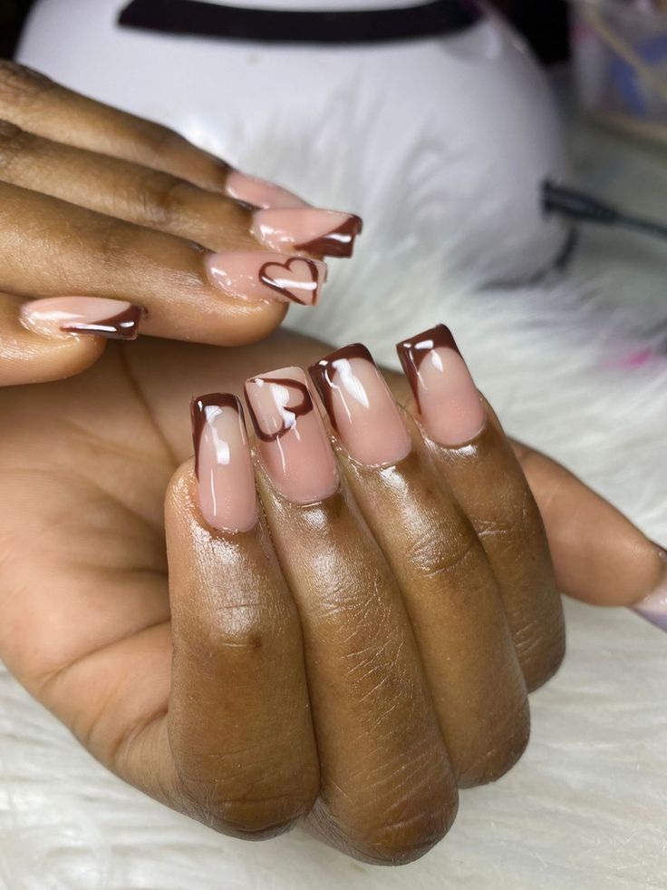 Nails Inspo 2024 Thanksgiving, Short Nails Ideas Thanksgiving, Brown French Tips With Hearts, Nail Ideas Thanksgiving Colors, Inspo Nails 2024 Autumn, Brown French Tip Nails Design, Fall Style Nails Short, Thanksgiving Nails Design Fall Short, Fall Short French Nails