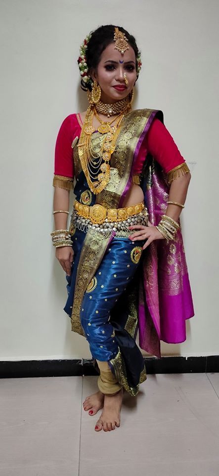 lavni dancer meenal yadav Lavani Dance, Maharashtra Saree, Marathi Nath, Madisar Saree, Kashta Saree, Stitched Saree, Nauvari Saree, Clothes Drawing, Bride Portraits