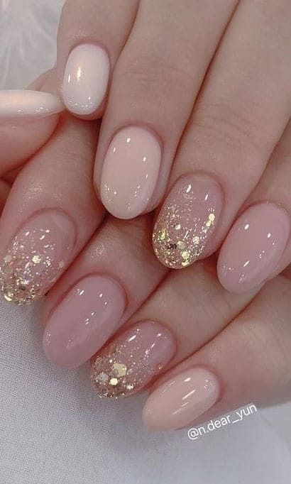 Korean glitter nails: pink and shimmer Korean Glitter Nails, New Years Nail Designs, New Years Eve Nails, Nail Shimmer, Nail Designs Glitter, New Year's Nails, Prom Nails, Holiday Nails, Nail Trends