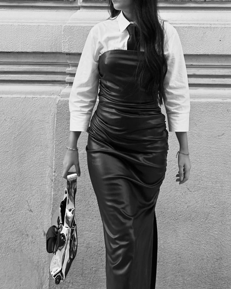 Minimalist winter outfit with a white Zara sweater, black vintage gloves, Pull&Bear loafers, and Prada sunglasses, embodying old money aesthetic. Leather Skirt With Corset Top, Leather Corset Over Shirt, Edgy Black Underbust Corset Dress, Dress And Shirt Layer Outfit, Edgy Aesthetic Outfit, Edgy Silver Stainless Steel Necklace, Leather Corset Tshirt, Leather Corset Dress, Minimalist Winter Outfit