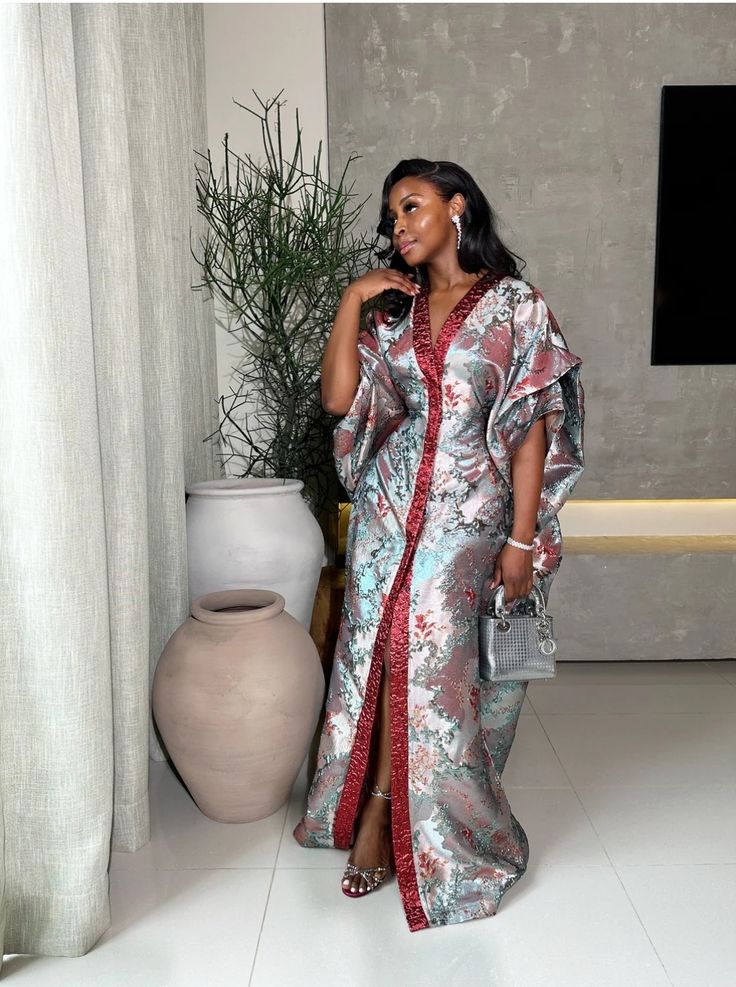 Kimono Woman, Nigerian Dress Styles, Boubou Styles For Women, Nigerian Outfits, Bubu Gown Styles, Nigerian Dress, Modest Dresses Fashion, Kaftan Designs, African Print Dress Ankara