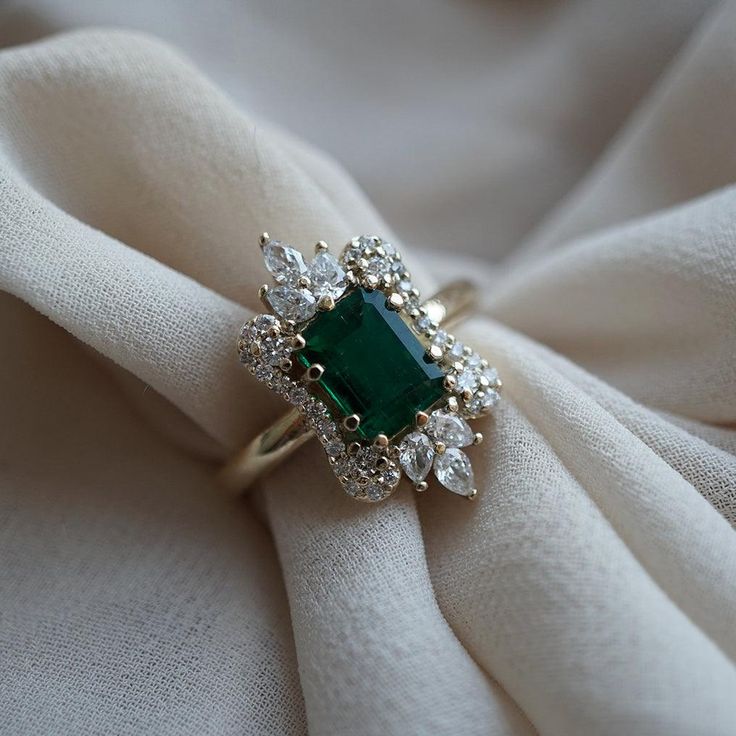 Luxury Yellow Gold Emerald Engagement Ring, Luxury Timeless Diamond Ring With Birthstone, Luxury Yellow Gold Emerald Ring For Wedding, Luxury Yellow Gold Emerald Ring For Women, Luxury White Gold Emerald Ring For May Birthstone, Luxury Heart Cut Emerald Ring For Formal Occasions, Green Wedding Rings, Royal Rings, Fantasy Clothes