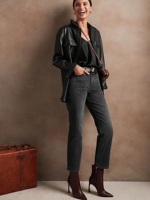 Petite High-Rise Straight Jean | Banana Republic Outfit Tomboy, Tomboy Outfit, Tomboy Femme, Gender Fluid Fashion, Winter Capsule Wardrobe, Spring Capsule Wardrobe, Androgynous Fashion, Tomboy Fashion, Organic Baby