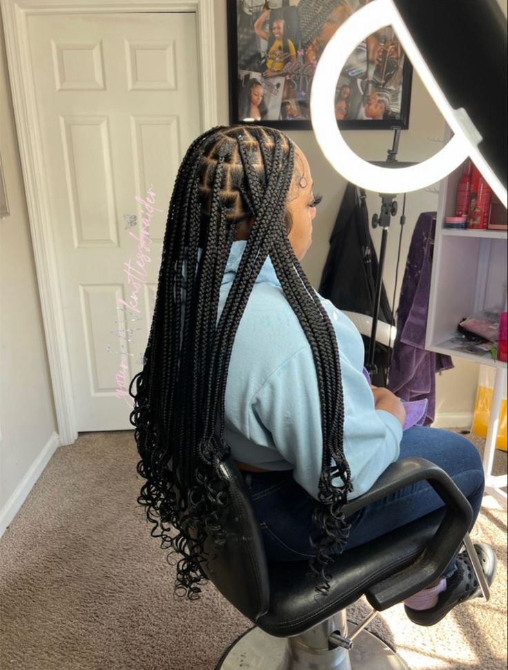 Knotless Box Braids Long With Curls, Cute Cheap Hairstyles For Black Women Braids, Waste Length Knotless Braids, Medium Knotless Waist Length Braids, Smeduiem Knotless With Curls At The End, Red Peekaboo Knotless Braids With Curls, Knotless Smedium Braids With Curly Ends, Middle Knotless Braids, Waist Length Knotless Braids Curly Ends