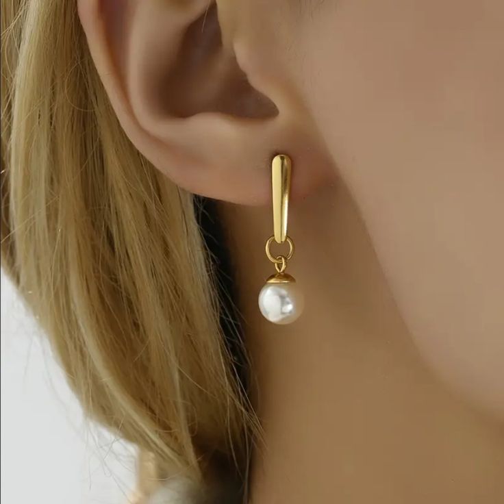 Brand New Women's Hanging Pearl Drop Earrings 14k Gold Plated Sterling Silver Real Natural Freshwater Cultured Pearls Measurements 1.1" Tall Retail Price $295 Buy With Confidence From A Trusted Seller With A 99%+ Feedback Rating! A0213 (Id-883-) White 14k Gold Earrings Tarnish Resistant, White Tarnish-resistant Drop Earrings, White Gold Plated Dangle Pearl Earrings, White Gold-plated Dangle Pearl Earrings, White Plated Dangle Pearl Earrings, White Dangle Pearl Earrings With Plating, White Gold Plated Tarnish Resistant Earrings, White 14k Gold Pearl Drop Earrings, Tarnish Resistant Dangle Pearl Earrings