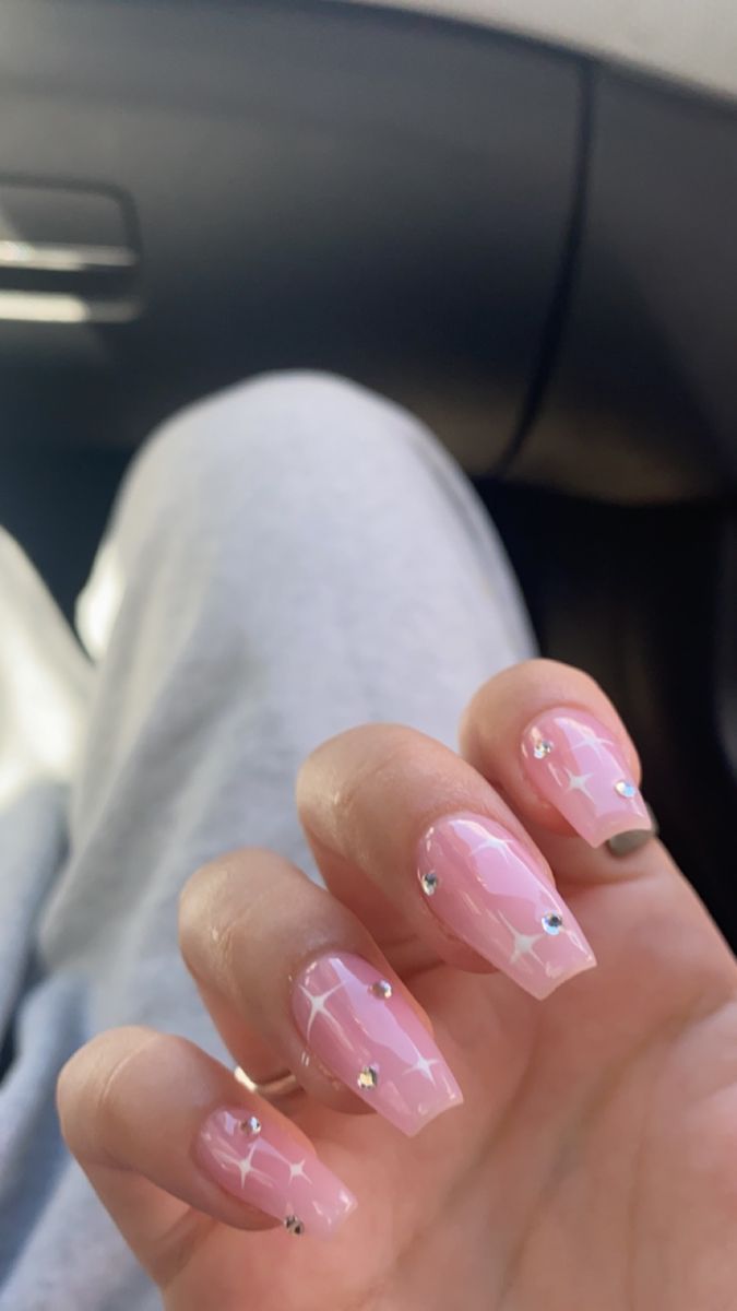 Cute Nail Ideas With Gems, Birthday Nails Pink And Silver, Nails Inspo For Birthday, Y2k Nails With Gems, Cute Acrylic Nails Y2k, Pink Nail Inspo With Gems, Pink Nail Y2k, Pink Acrylic Nail Inspiration, Cute Nail Designs Y2k