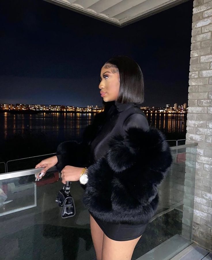 MISSUNIQUEOFFICIAL- BOUTIQUE on Instagram: “Sis wearing my fox fur coat😍. It’s the whole look for me!” Short Black Fur Coat Outfit, Black Fur Coat Outfit Classy, Restaurant Outfits, Black Fur Coat Outfit, Short Coat Outfit, Fur Coat Outfits, Fur Jacket Outfit, Black Fur Jacket, Edgy Fits