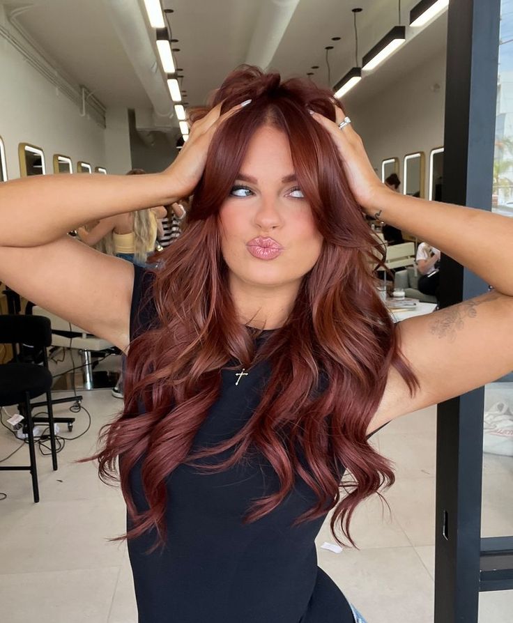 Ginger Hair On Natural Brunette, Brown Hair Auburn Money Piece, Auburn Purple Hair Color, Red Hair On Tanned Skin, Haircolor 2024 Fall, Auburn Hair On Olive Skin, Cowboy Copper With Dark Roots, Cherry Copper Hair Color, Cherry Auburn Hair